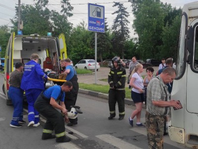 В Твери водитель автобуса  на пешеходном переходе сбил 8-летнего мальчика - Новости ТИА