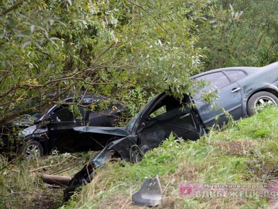 В Тверской области около кладбища две машины улетели в кювет - Новости ТИА
