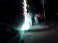 Во Ржеве во время праздничного салюта горящий элемент фейерверка упал в толпу зрителей - Новости ТИА