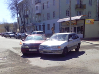 В Твери столкнулись два автомобиля - Новости ТИА