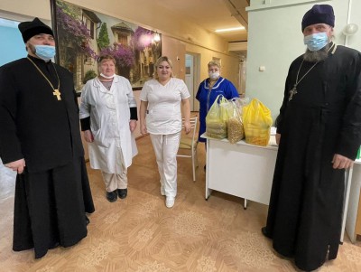 Тверская епархия оказала помощь паллиативному центру в Козлово - Новости ТИА