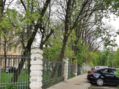 Администрация  больницы №7 просит не парковать машины на Банном переулке - Новости ТИА