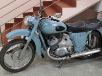 В Твери в холле библиотеки установили мотоцикл - Новости ТИА