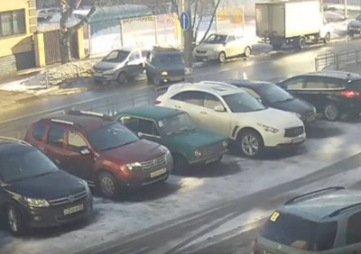 ГИБДД разыскивает очевидцев ДТП на парковке в Твери    - Новости ТИА