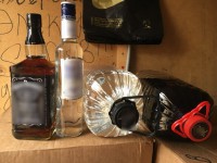 В придорожном комплексе полицейские нашли 4,5 тысяч литров "элитного" алкоголя в пластиковых бутылках - новости ТИА