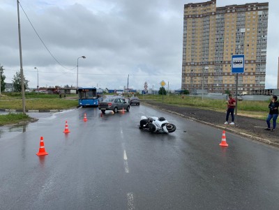 В Твери столкнулись мотоцикл и автомобиль - новости ТИА