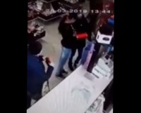 Во Ржеве две девушки-воровки попались на камеру видеонаблюдения - новости ТИА