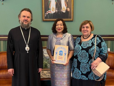 Митрополит Амвросий встретился с крестницей - профессором из Таиланда - Новости ТИА