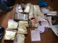 Жители Подмосковья в Тверской области массово изготавливали синтетические наркотики, а их продажу поставили на поток - Новости ТИА