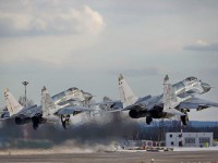 Более 30 экипажей самолетов подняты по тревоге и готовятся к вылетам на оперативные аэродромы  - Новости ТИА