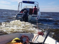 В Тверской области сотрудники МЧС спасли четырёх рыбаков, у которых сломался мотор в лодке - Новости ТИА
