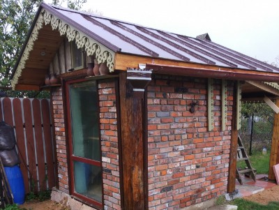 В Кимрах житель построил домик из обломков снесённых старинных зданий - Новости ТИА