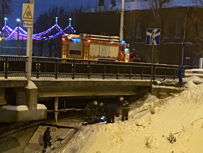 В Твери спасатели вытаскивали пьяного мужчину из-под моста   - новости ТИА
