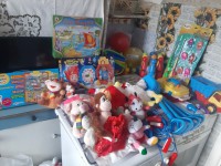 Волонтёры подарили игрушки и мебель деревенской школе в Ржевском районе - новости ТИА