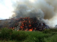 За горящую зловонную свалку в Кимрах эксплуатирующую компанию оштрафовали на 30 000 рублей - Новости ТИА
