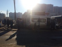В Твери после столкновения с «пятнашкой» маршрутка на тротуаре сбила маму с ребенком - Новости ТИА