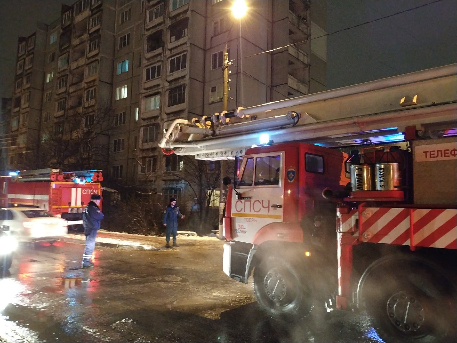 В Твери загорелся чердак жилого пятиэтажного дома | 26.11.2020 | Тверь -  БезФормата