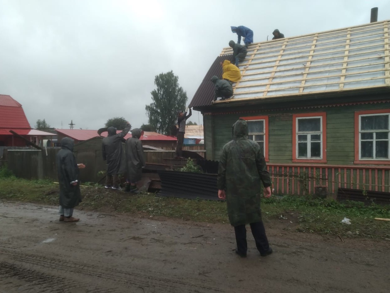 В Андреаполе отремонтировали кровли 13 домов, пострадавших от урагана - ТИА