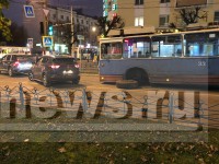 В Твери у троллейбуса отвалилось колесо - Новости ТИА