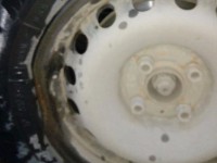 Водители продолжают пробивать колёса и гнуть диски на тверских дорогах - Новости ТИА