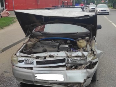 В Твери две машины столкнулись и сбили пешехода на переходе - Новости ТИА