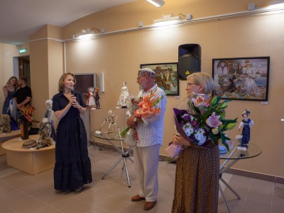 При поддержке КАЭС в Удомле открылась выставка картин и авторских кукол - новости ТИА