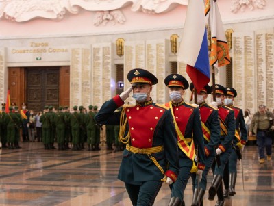 Новобранцы Преображенского полка приняли присягу в Музее Победы - новости ТИА
