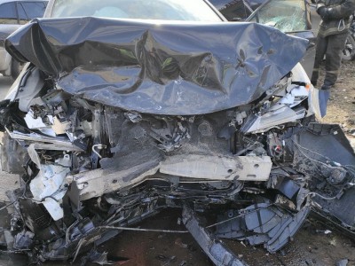 В Твери автомобиль после столкновения с другим авто протаранил столб - Новости ТИА