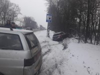 В Тверской области на М-10 ВАЗ затолкал в кювет Опель - Новости ТИА