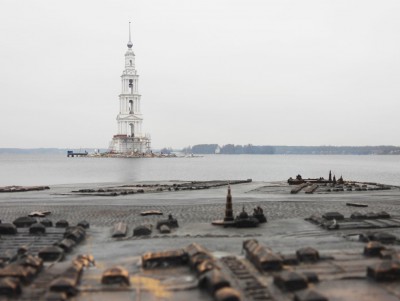 В Калязине установили бронзовый макет затопленной части города - Новости ТИА
