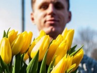 8 Марта в Твери женщинам будут дарить цветы в общественном транспорте и поздравлять со сцены - Новости ТИА
