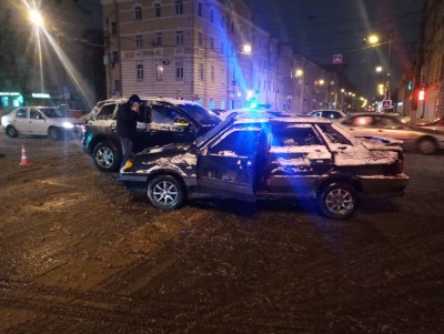В Твери ночью два человека пострадали в ДТП - Новости ТИА