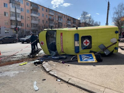 В ДТП со скорой в Твери погиб водитель и шесть человек травмированы - Новости ТИА