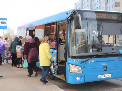 В тверских автобусах растёт доля поездок, оплаченных с помощью QR-кода - Новости ТИА