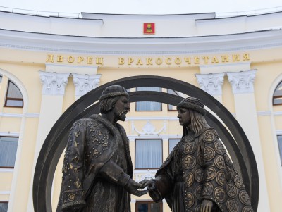 50 пар поженятся 22 февраля в областном Дворце бракосочетания  - Новости ТИА