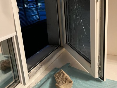 В Твери установили личность разбившего окно хулигана - новости ТИА
