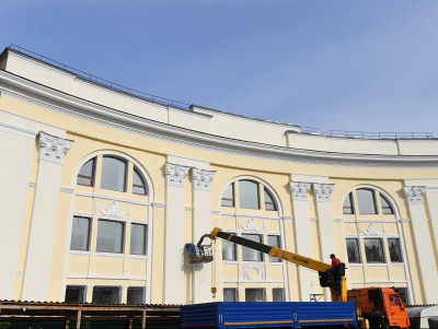 В новом здании Дворца бракосочетаний в Твери завершается ремонт фасада - Новости ТИА
