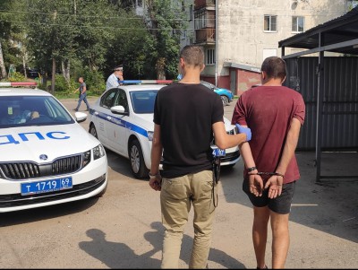 Опубликовано видео погони и задержания в Твери преступника в розыске - Новости ТИА