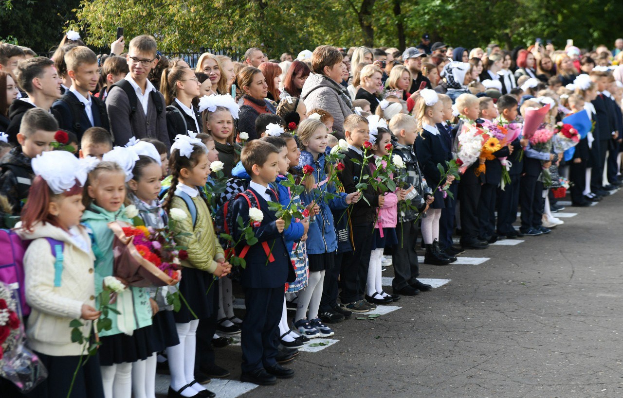 В День знаний в тверских школах прошли торжественные линейки | 01.09.2022 |  Тверь - БезФормата