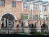 Речной вокзал продолжает разрушаться: в здании растут берёзы - Народные Новости ТИА