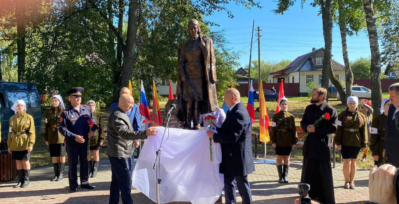 В Осташкове открыли памятник медицинской сестре полевых и тыловых  госпиталей - ТИА