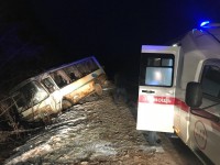 В Тверской области после ДТП пассажирский автобус вылетел в кювет - Новости ТИА