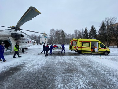 Вертолёт доставил пациента с внутримозговым кровоизлиянием из Ржева в Тверь - Новости ТИА