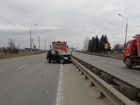 В Тверской области на М-10 внедорожник врезался в КАМАЗ и ГАЗель - новости ТИА