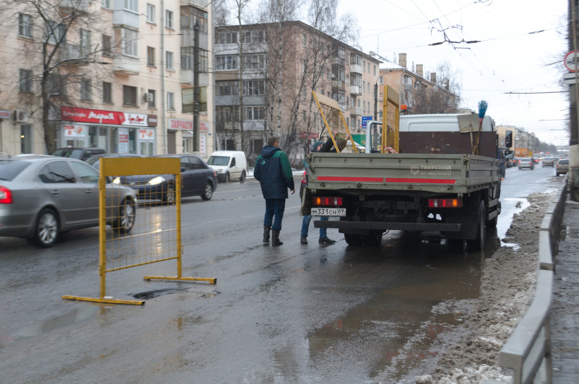 Тверь встает в пробку: на Волоколамском проспекте перекрыли полосу движения  - ТИА