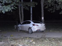 В Тверской области пьяный водитель-рецидивист превысил скорость и врезался в забор - новости ТИА
