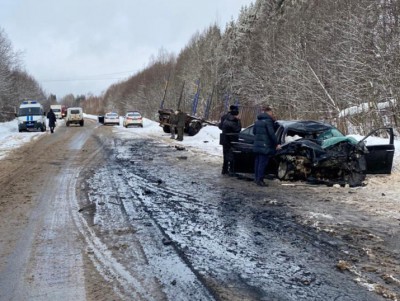 В Тверской области столкнулись лесовоз и две легковушки - новости ТИА