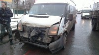 В Твери при столкновении BMW и маршрутки пострадали два человека - Новости ТИА