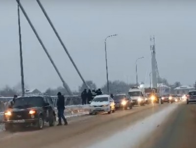 В Тверской области мужчина хотел прыгнуть с моста, а попал в психбольницу - новости ТИА