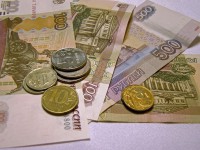 Эксперты: разрыв между богатыми и бедными в России сократился до 13 раз  - новости ТИА